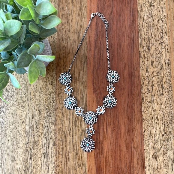 Jewelry - Silver Statement Necklace